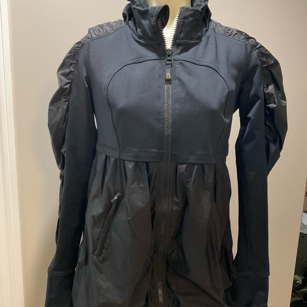 Lululemon Women's Black Jacket